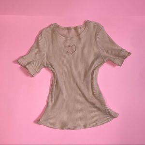 Cutie peach crop with heart cut-out 🤍